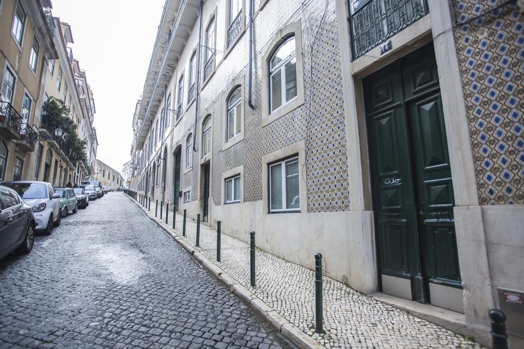 Breathtaking River View In Alfama Lisbona Esterno foto